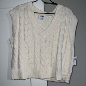 Old Navy Women's Ivory Cable Knit V-Neck Sweater Vest